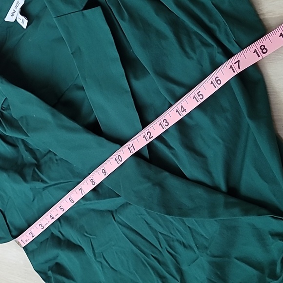 NWT Nine West Green wrap top size S. - Picture 7 of 8
